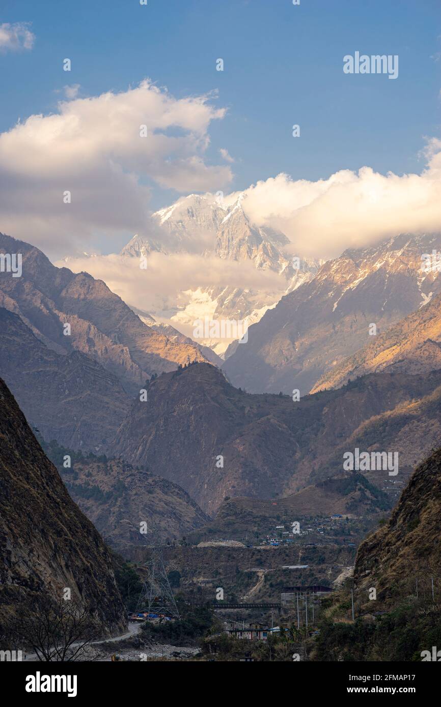 Kali Ghandaki Valley in der Nähe von Tatopani mit dem 6839 m hohen Nilgiri South, Myagdi District, Nepal Stockfoto