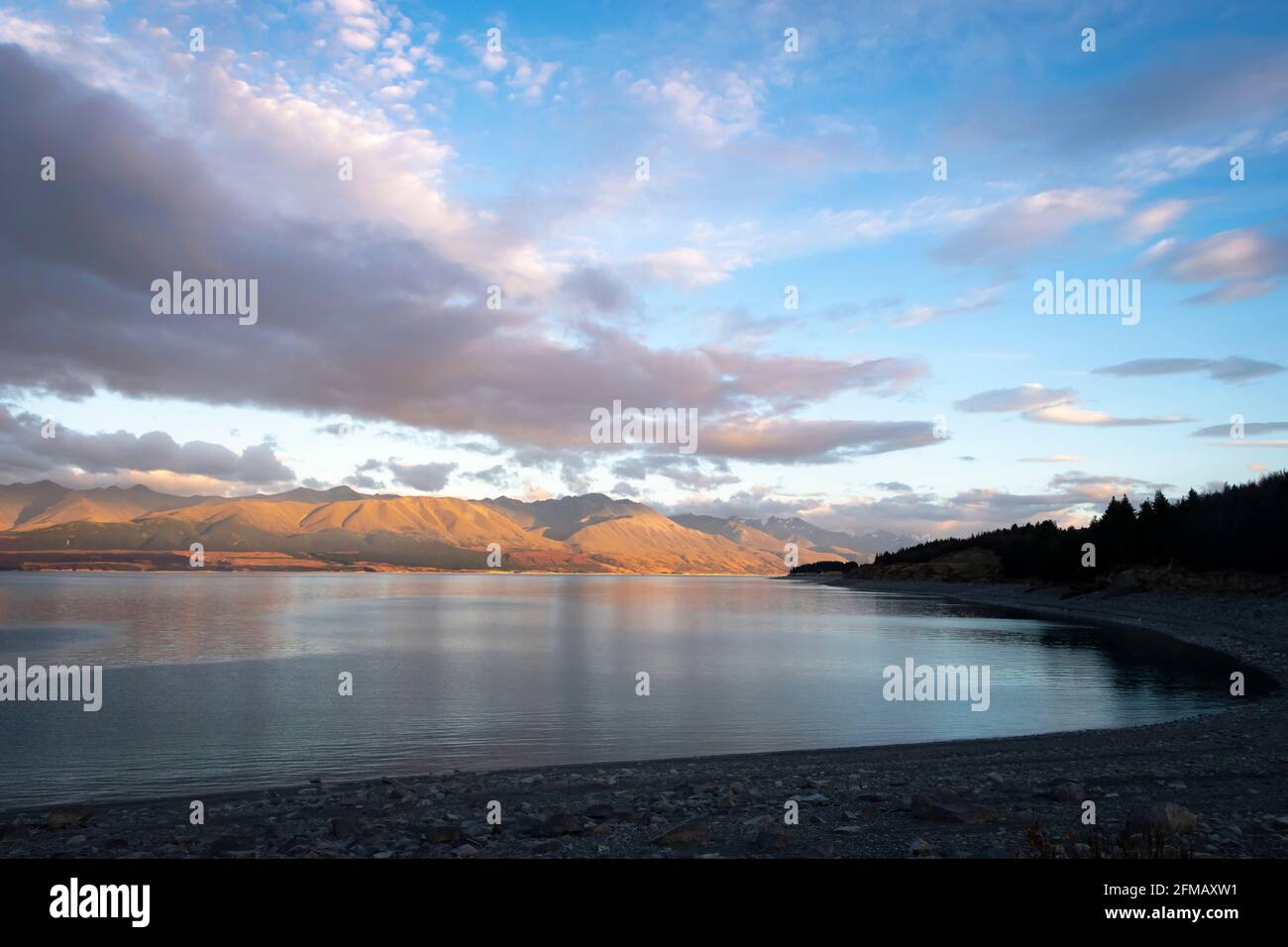 Berge neben Lake Pukaki, McKenzie Country, Canterbury, Südinsel, Neuseeland Stockfoto