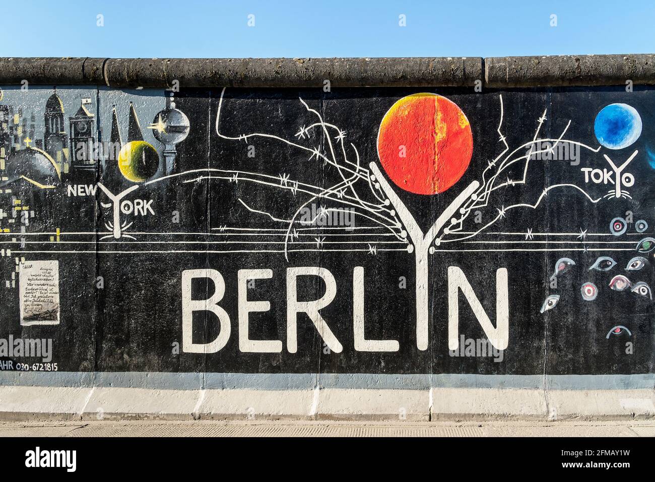 Berlin, East Side Gallery an der ehemaligen Berliner Mauer, Kunstprojekt von Künstlern aus aller Welt, New York - Berlin - Tokio Stockfoto