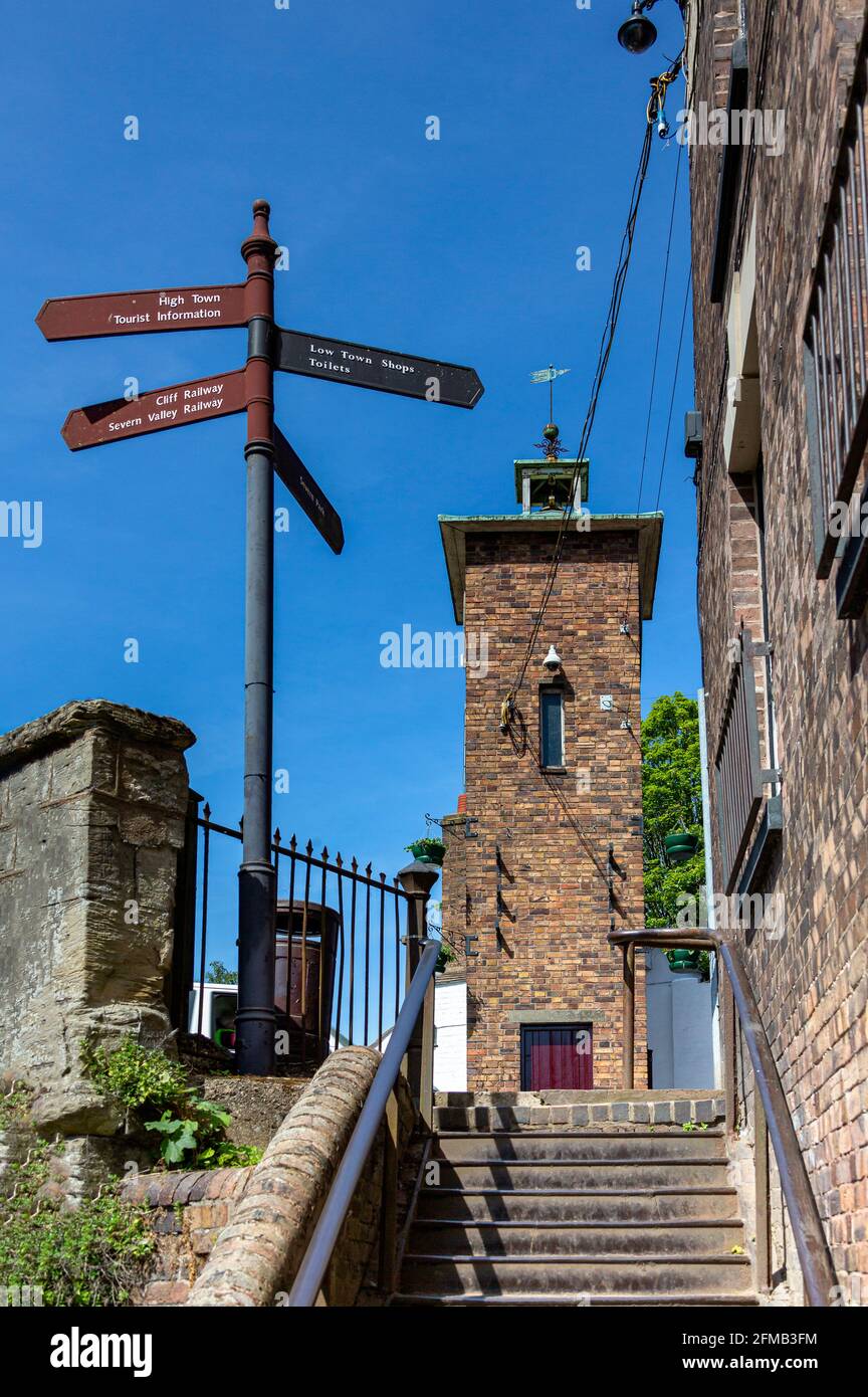 Bridgnorth ist eine Stadt in Shropshire, England. Der Fluss Severn teilt es in eine hohe Stadt und eine niedrige Stadt. Stockfoto