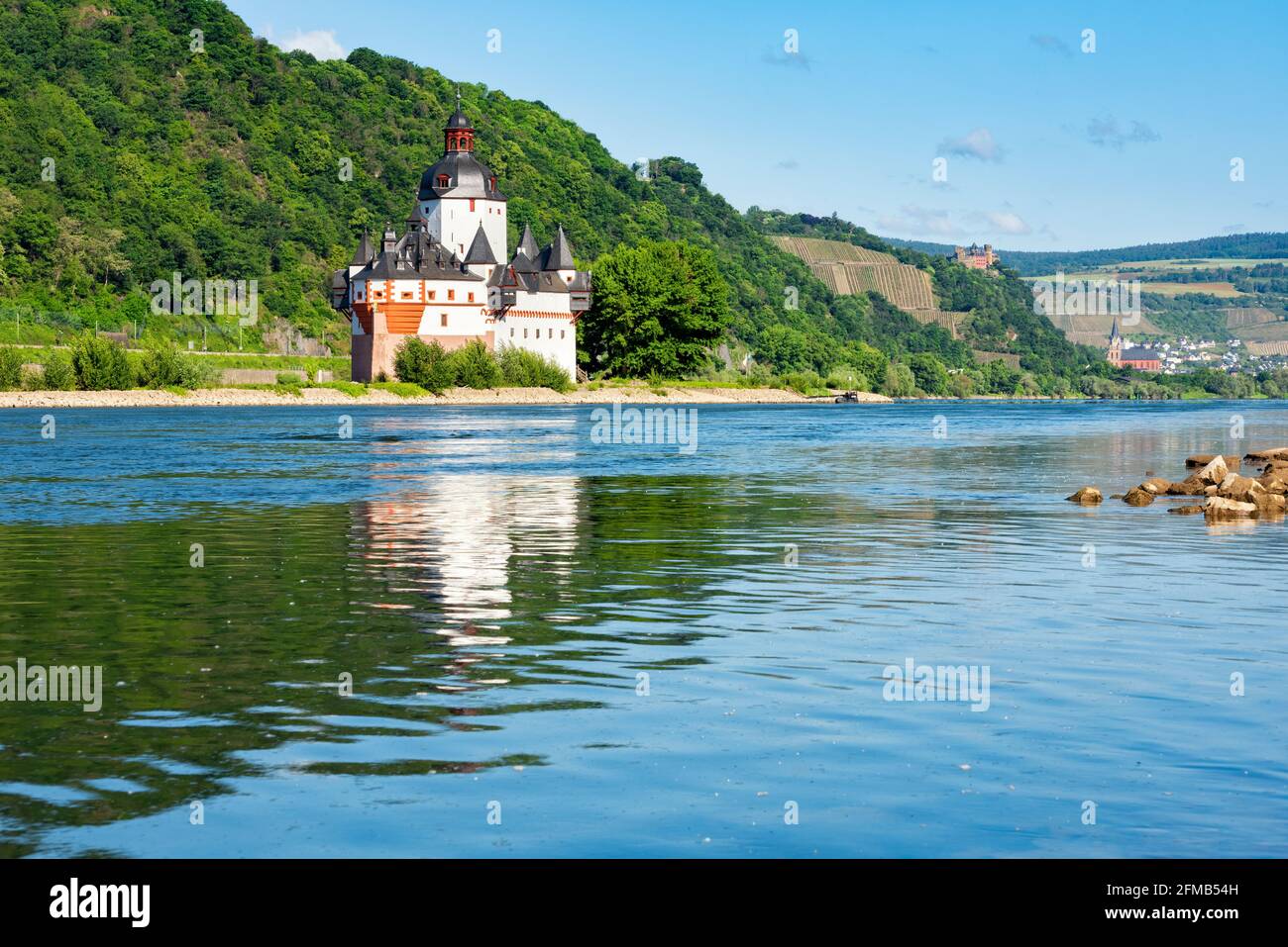 Deutschland, Rheinland-Pfalz, Kaub, Weltkulturerbe Oberes Mittelrheintal, Schloss Pfalzgrafenstein, Zollburg am Rhein, im Hintergrund Oberwesel mit der Schönburg Stockfoto