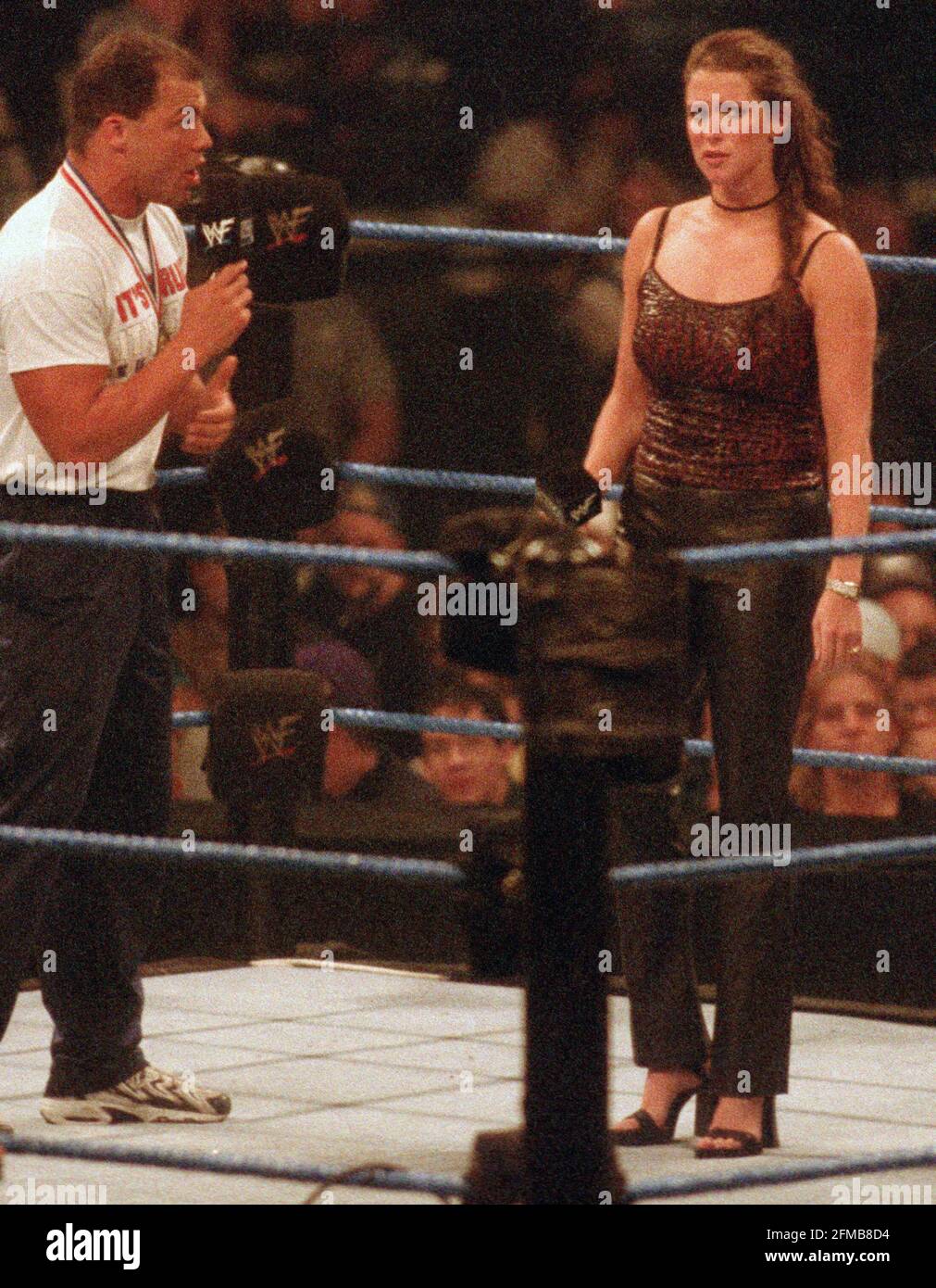 Kurt Angle Stephanie McMahon 1999 Von John Barrett/PHOTOlink / MediaPunch Stockfoto