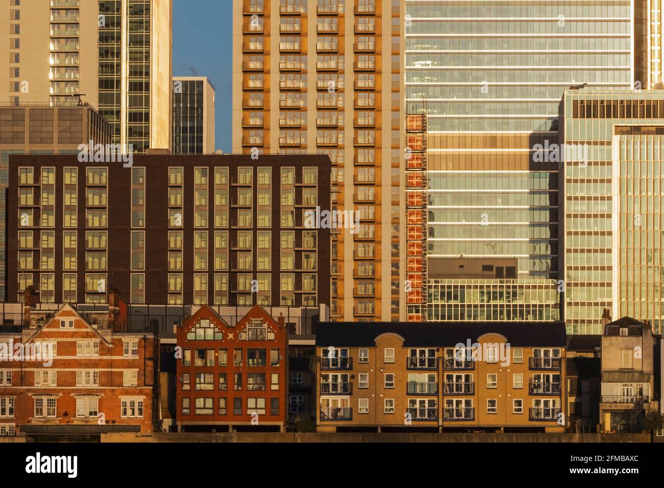 England, London, Docklands, warmes Morgenlicht auf der modernen Canary Wharf Skyline Stockfoto