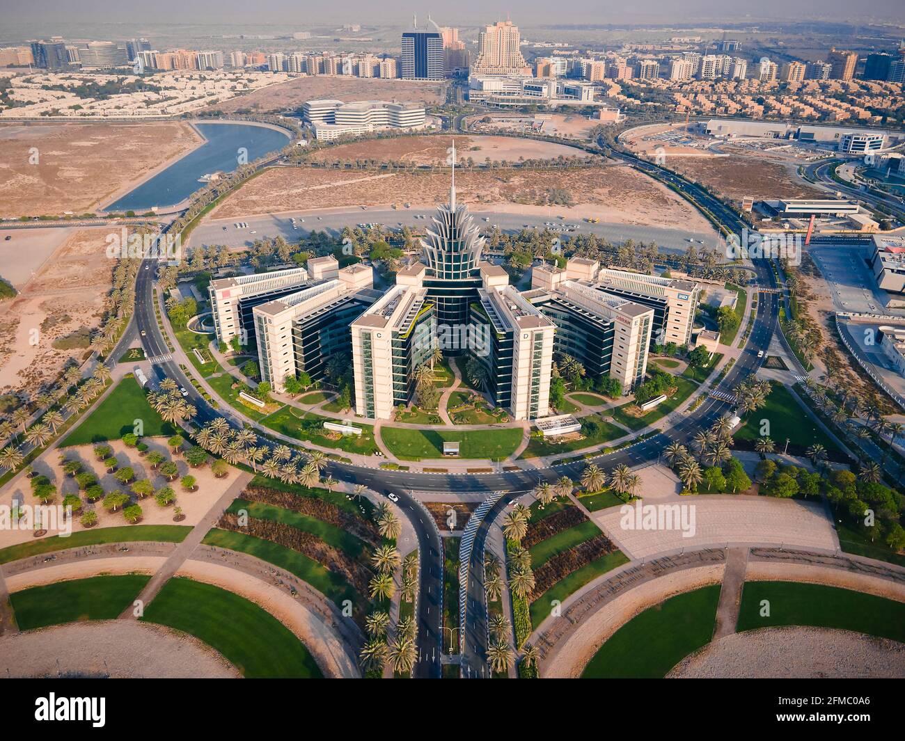 Dubai, Vereinigte Arabische Emirate - 5. Mai 2021: Technologiepark der Dubai Silicon Oasis, Wohngebiet und Freizone in Dubai Emirate Vororte in Vereinigte Arabische Emirate Stockfoto