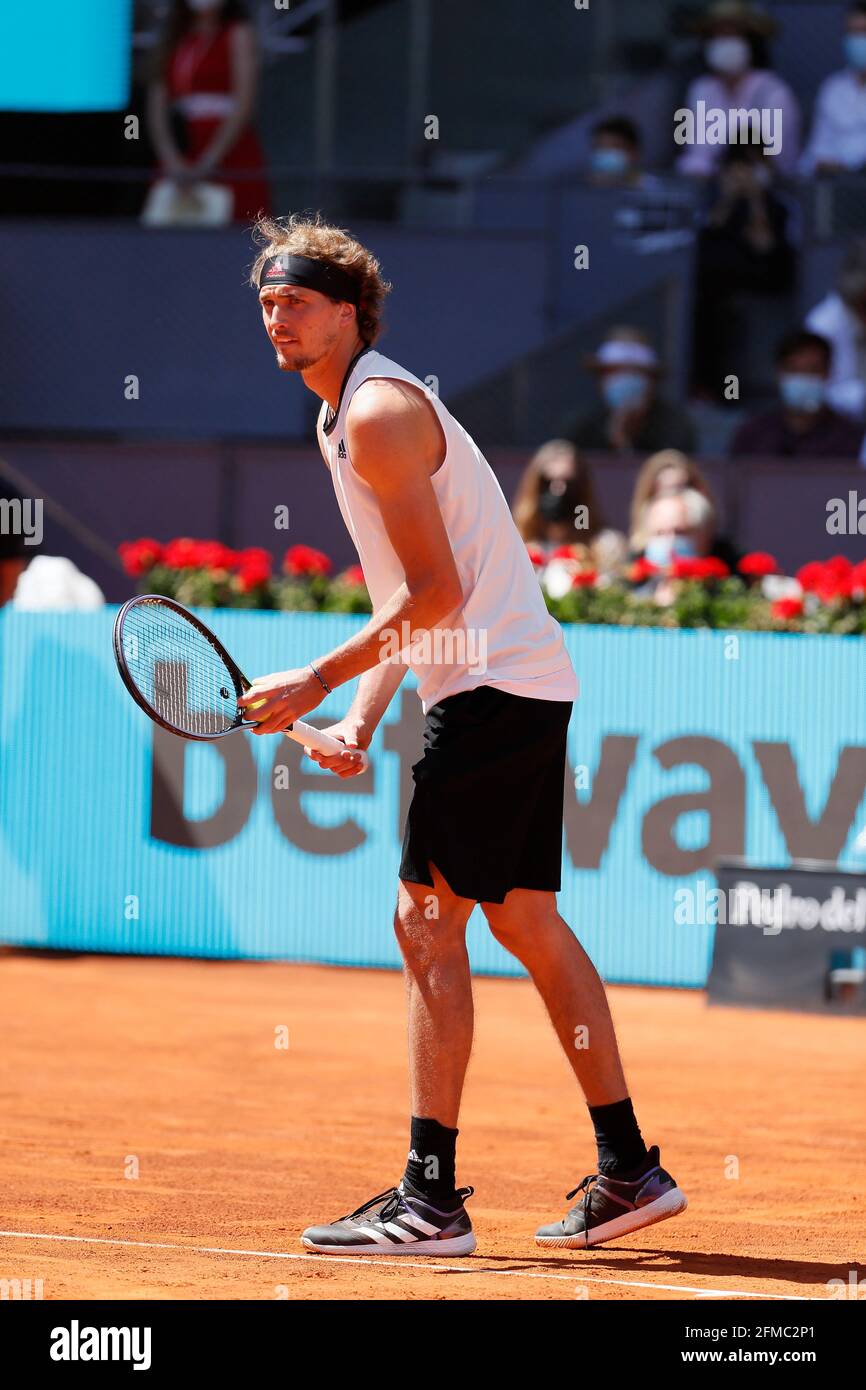 Madrid, Spanien. Mai 2021. Alexander Zverev (GER) Tennis : Alexander Zverev aus Deutschland beim Viertelfinalspiel gegen Rafael Nadal aus Spanien beim ATP Masters 1000 'Mutua Madrid Open Tennis Turnier' bei der Caja Magica in Madrid, Spanien. Quelle: Mutsu Kawamori/AFLO/Alamy Live News Stockfoto
