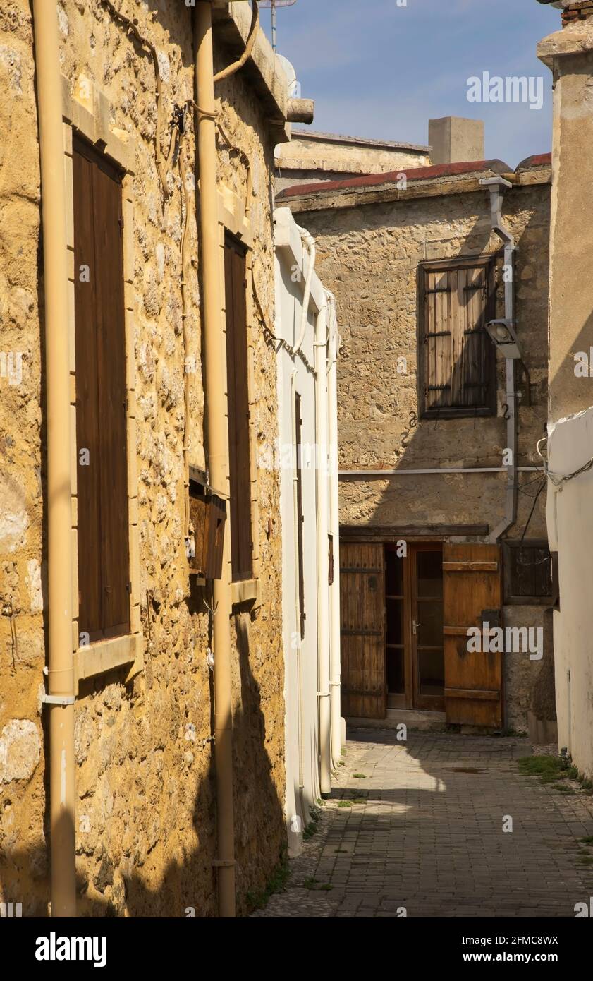 Alte Straße im historischen Viertel von Kyrenia. Zypern Stockfoto
