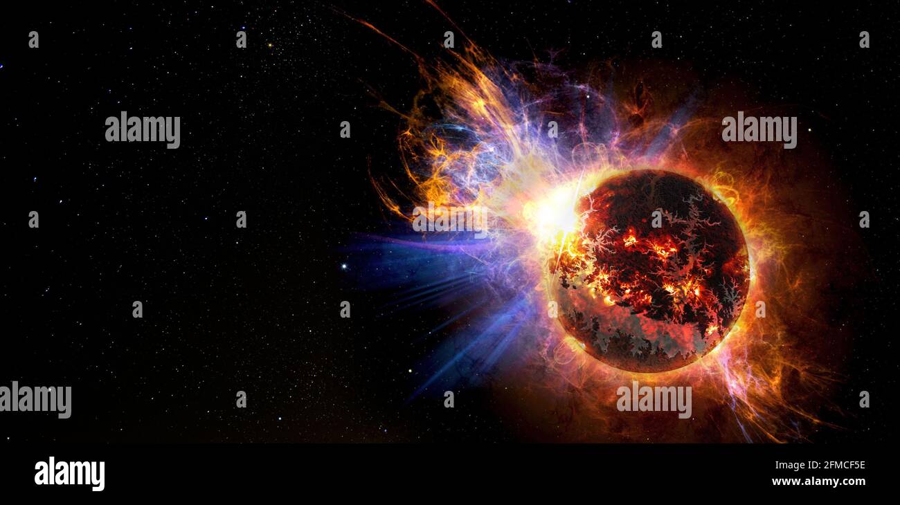 Glühende ferne Sternsonne im Universum mit irisierenden Oberflächen- und Plasmastrahlen. Kopieren Sie Speicherplatz für Ihren yext. Sci Fi Collage Space Exploration Konzept. Stockfoto