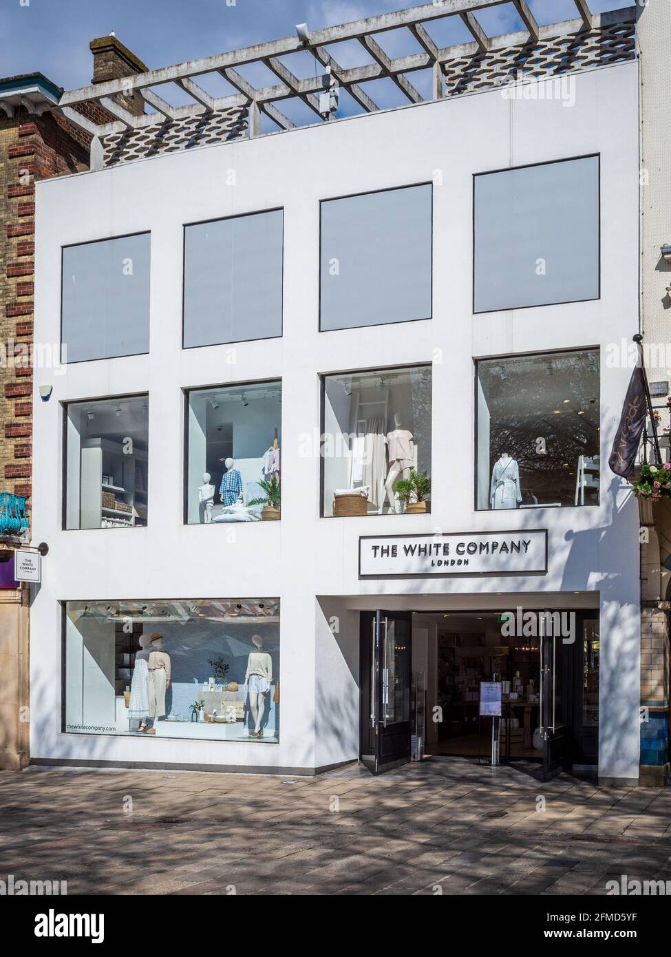 The White Company Store in Norwich UK - The White Company ist eine Kette von mehr als 50 exklusiven Lifestyle-Shops, die 1994 von Chrissie Rucker gegründet wurde. Stockfoto