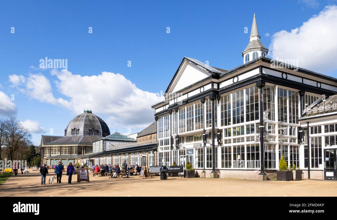 Buxton, der Octagon Dome und das Conservatory im Pavillion Gardens Buxton Spa Derbyshire Peak District England GB Europa Stockfoto