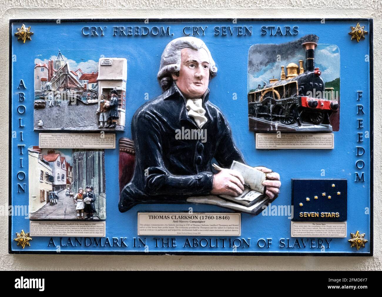 Gedenktafel an der Wand des öffentlichen Hauses der Sieben Sterne Im Zentrum von Bristol gedenkt Großbritannien des Abolitionisten Thomas Clarkson und der Die Rolle von Pub im Kampf Stockfoto