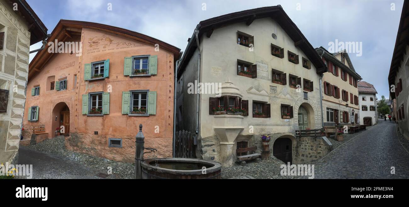 Guarda, Schweiz - 13. Juni 2016: Guarda ist ein malerisches historisches Dorf im schweizer Kanton Graubünden Stockfoto