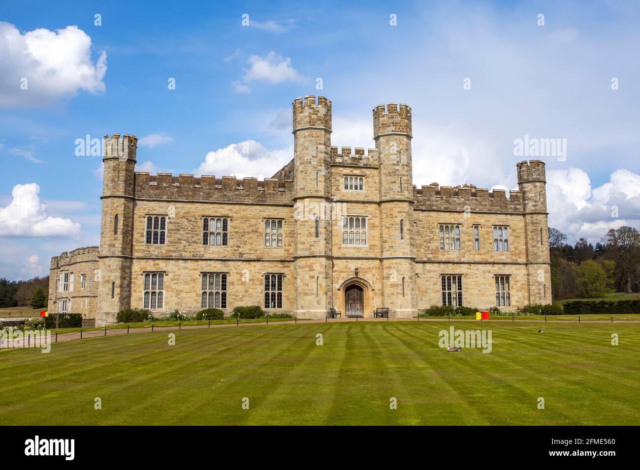 Ein Blick auf das atemberaubende Leeds Castle in Kent, Großbritannien. Stockfoto