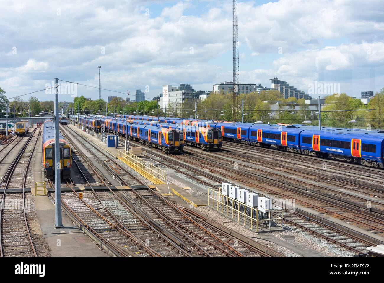 Geparkte Züge am Bahnhof Clapham Junction, Battersea, London Borough of Wandsworth, Greater London, England, Vereinigtes Königreich Stockfoto