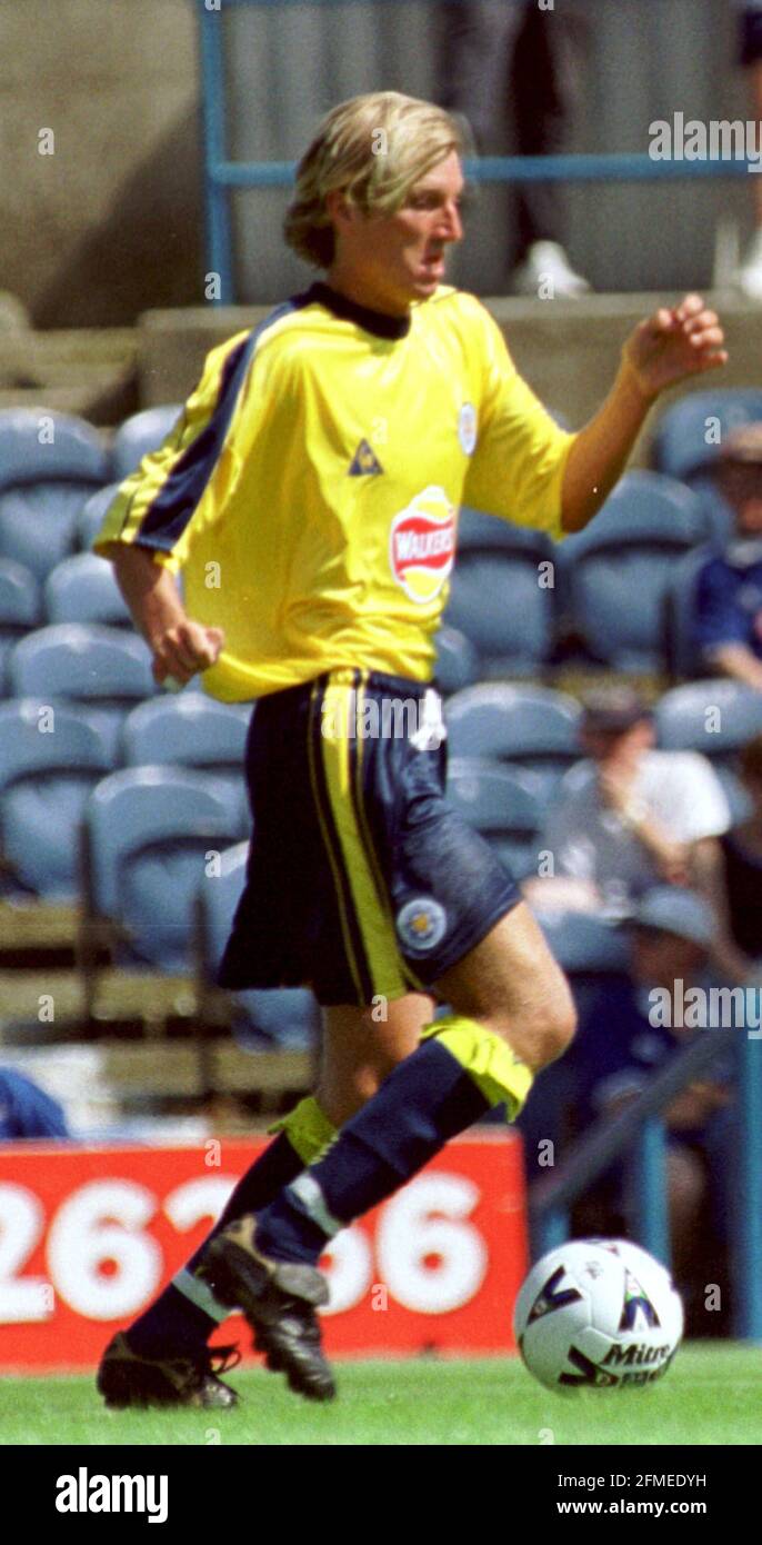 LEICESTER CITY FC ROBBIE SAVAGE JULI 1999 PIC MIKE WALKER, 1999 Stockfoto LEICESTER CITY FC ROBBIE SAVAGE JULI 1999 PIC MIKE WALKER, 1999 Stockfoto