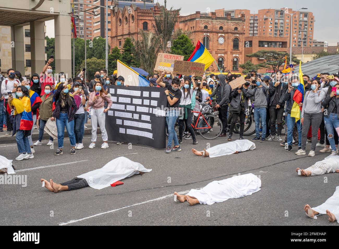 Bogota, Kolumbien, 8. Mai 2021 Demonstration gegen Regierungsreformen und Polizeigewalt Stockfoto