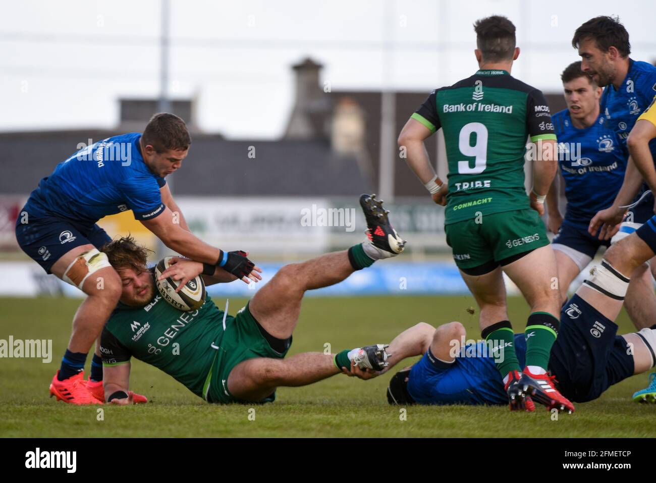 Finlay BEALHAM von Connacht wurde von Scott PENNY von Leinster während des Guinness PRO14 Rainbow Cup 2-Spiels zwischen Connacht Rugby und Leinster Rugby am 8. Mai 2021 auf dem Sportplatz in Galway, Irland, angegangen (Foto: Andrew SURMA / SIPA USA) Stockfoto