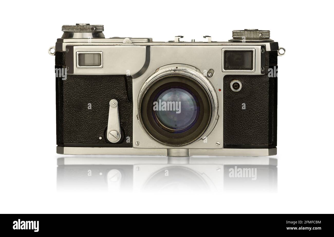 Alte Kamera auf weißem Hintergrund isoliert. Vintage-Filmkamera mit Retro-Objektiv Isolate. 19. Jahrhundert. Stockfoto