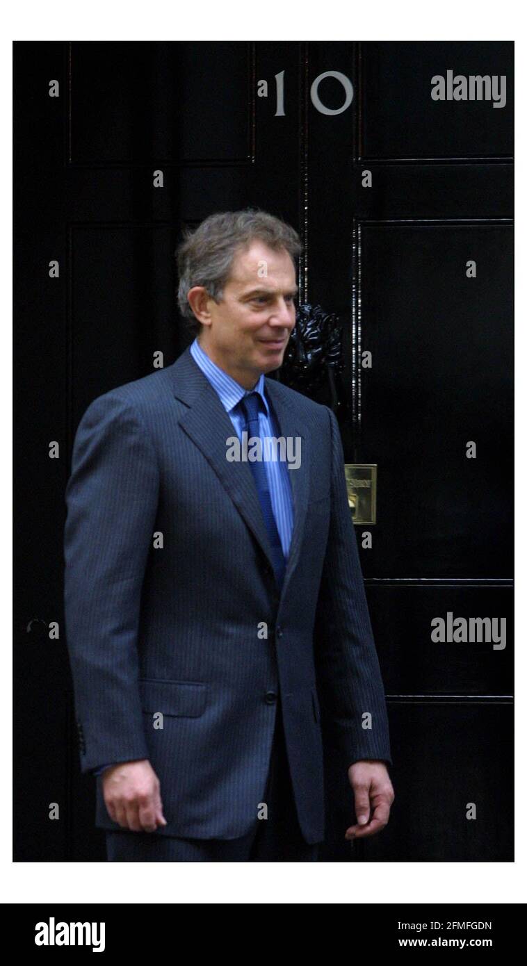 Tony Blair war Treffen indischen P.M. Atul Behari Vajpayee in Downing st, als es angekündigt wurde, dass ein amerikanisches Flugzeug in den Vororten von New York abgestürzt war.pic David Sandison 12/11/2001 Stockfoto