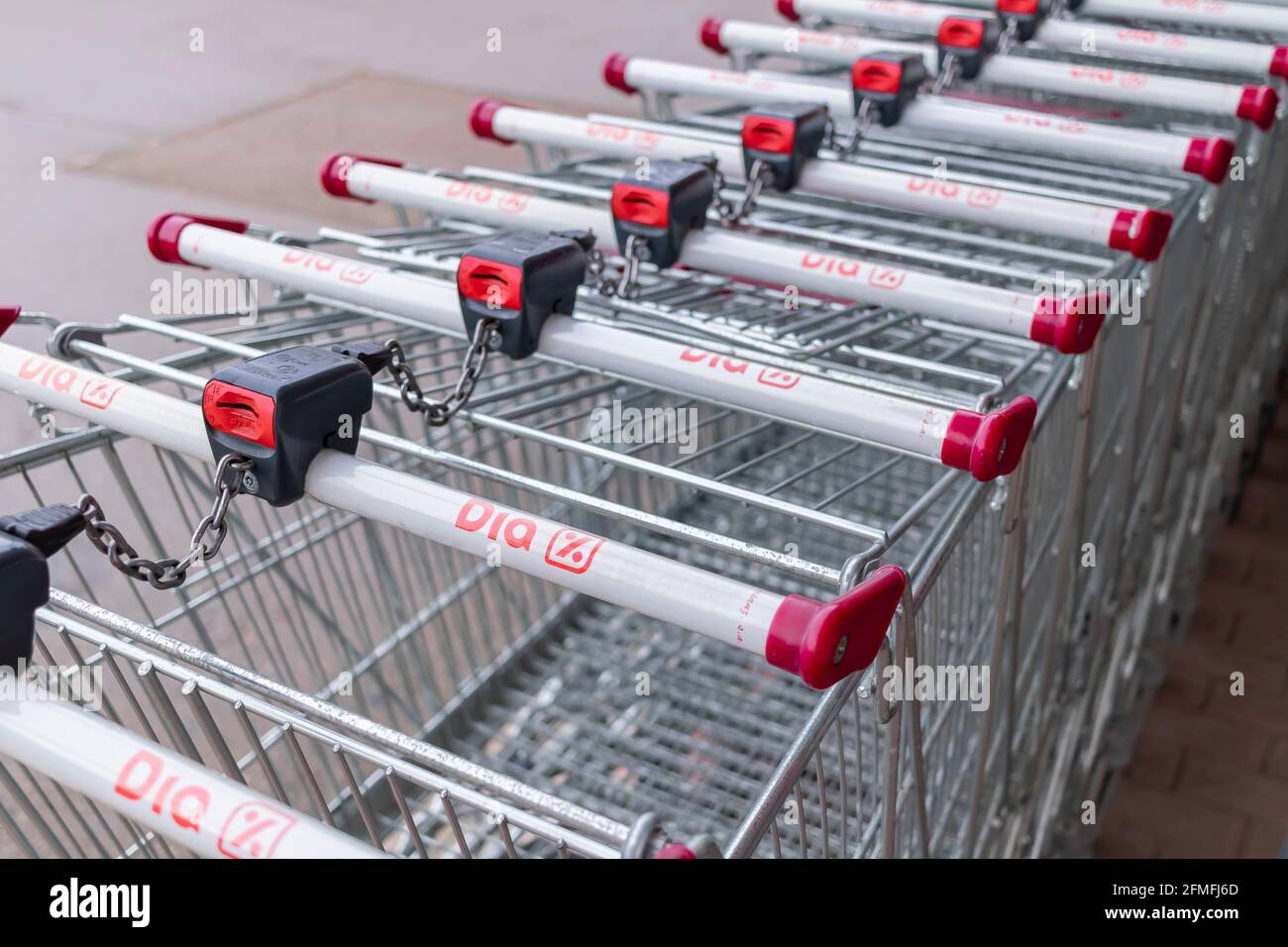 TERUEL, SPAIIN; 09-MAY-2021; DIA Supermarket in Teruel City, Spanien Stockfoto