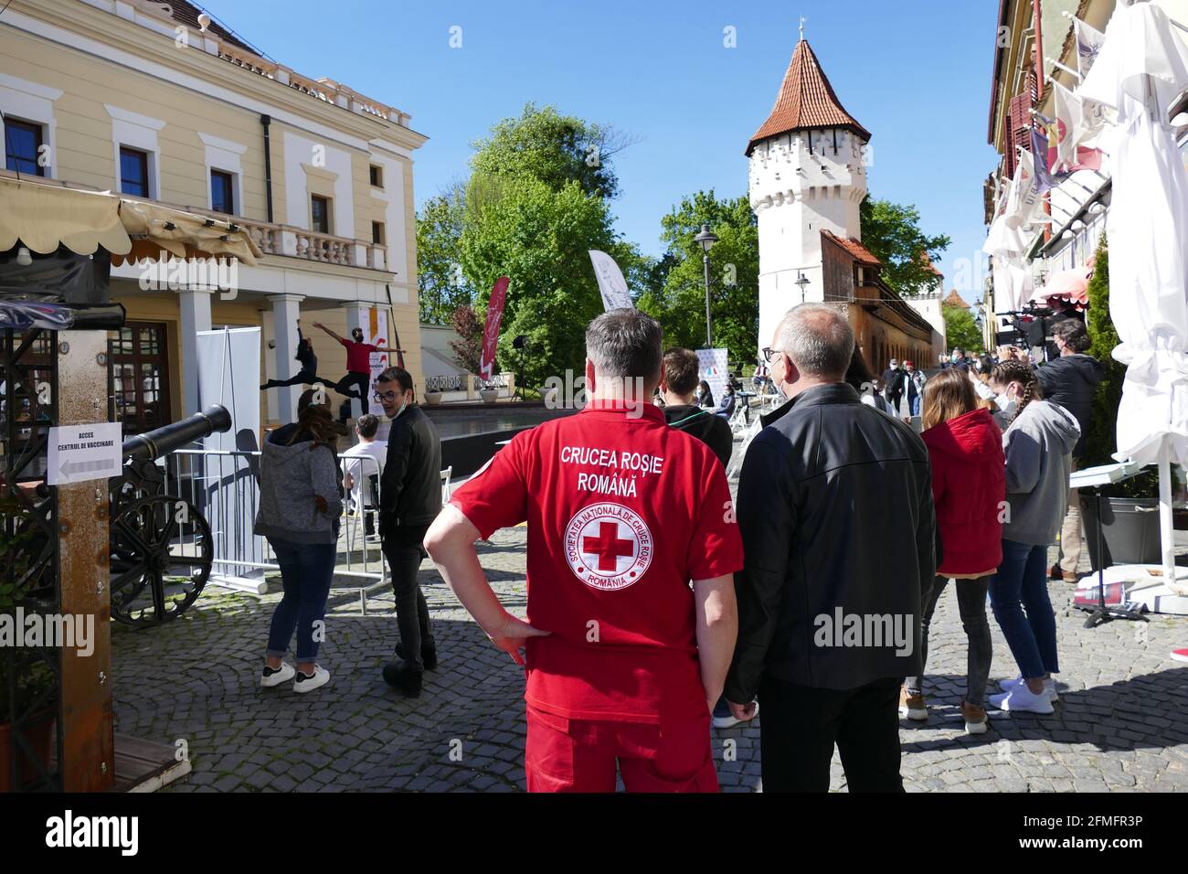 Ein Impfmarathon in Sibiu, Rumänien, drehte sich um die darstellenden Künste, bei denen die Menschen eingeladen wurden, klassische Musik und Ballett zu sehen und gleichzeitig ohne Termin eine Impfung angeboten wurden. Bild von: Adam Alexander Stockfoto