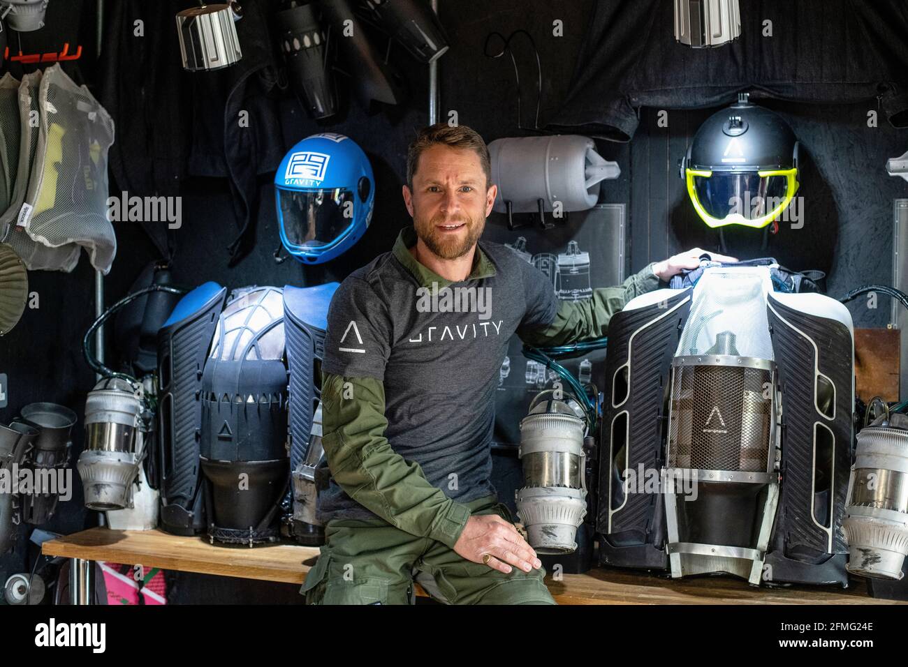 Richard Browning, Gründer von Gravity Industries, Erfinder eines körpergesteuerten Jet-powered Anzugs. Abgebildet in seiner Werkstatt in Wiltshire. Stockfoto