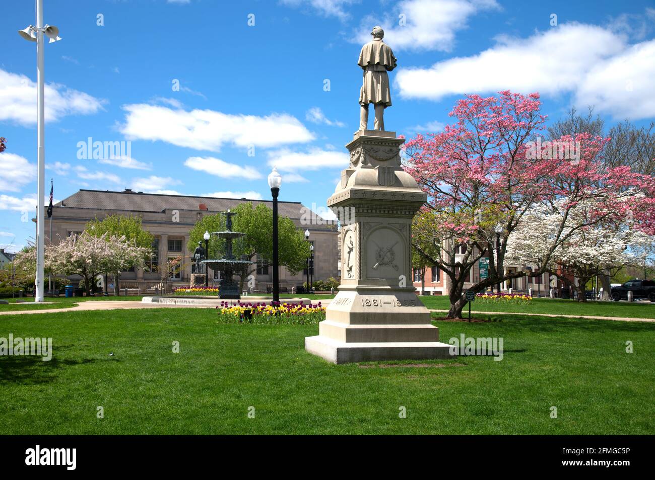 Taunton Post Office und Civil war Memorial auf Taunton Green, Massachusetts, USA Stockfoto
