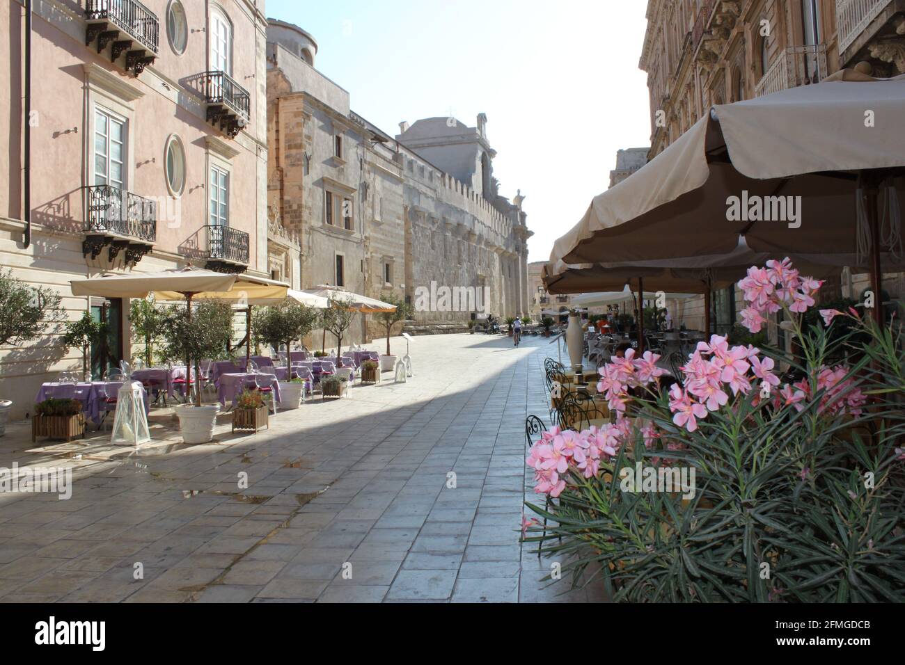 Restaurants in der Nähe des Domplatzes auf der Insel Ortega auf Sizilien Stockfoto