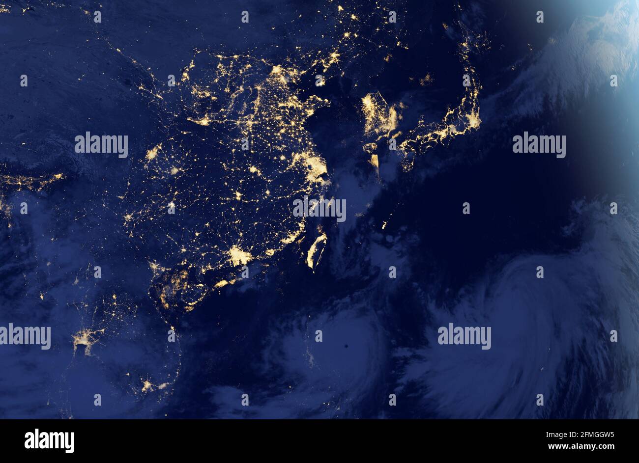 Ostasien bei Nacht aus dem All wurden Elemente dieses Fotos von der NASA eingerichtet. Stockfoto