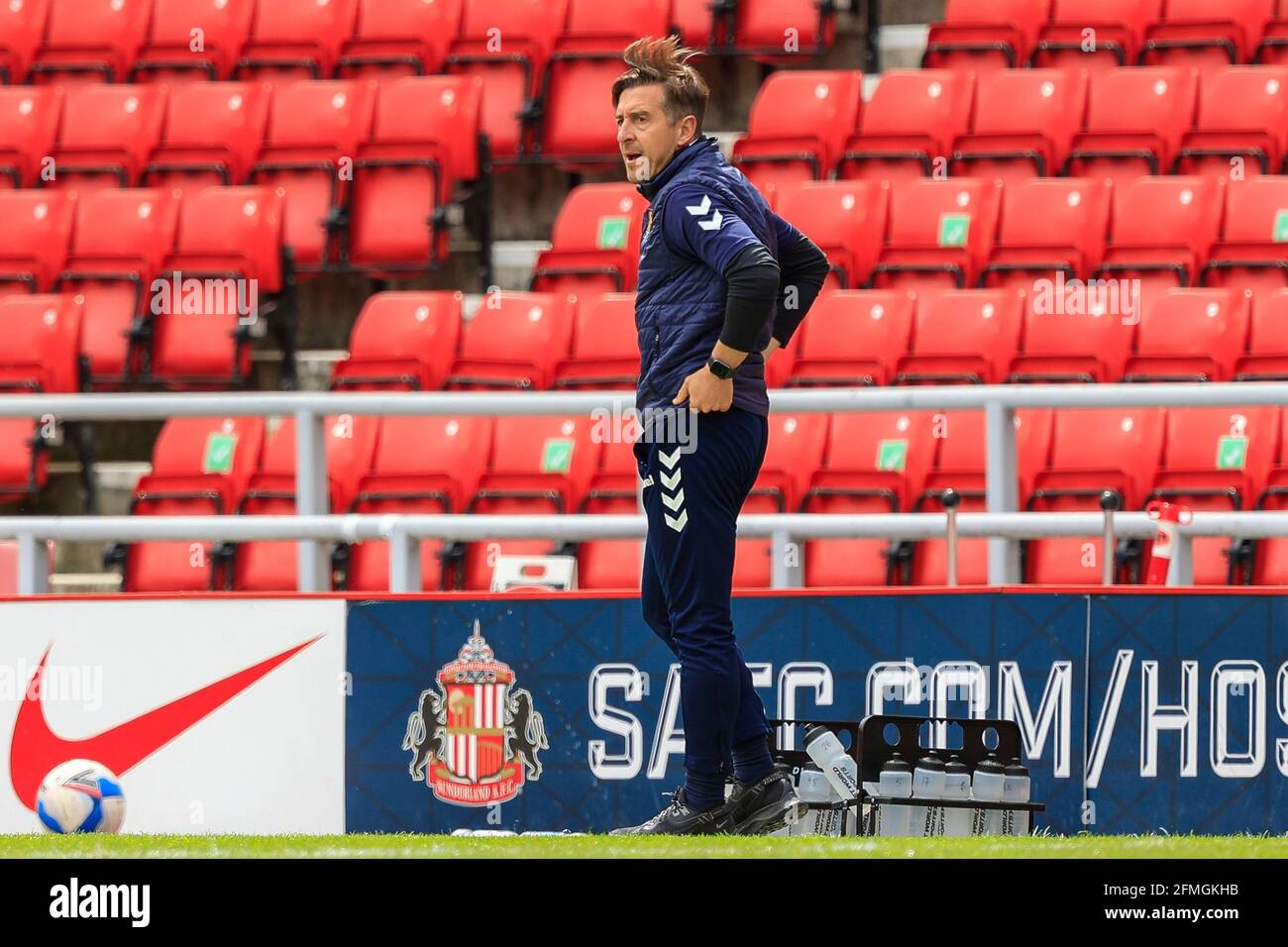 Sunderland, Großbritannien. Mai 2021. Jon Brady, Manager von Northampton Town, während des Spiels in Sunderland, Großbritannien am 5/9/2021. (Foto von Iam Burn/News Images/Sipa USA) Quelle: SIPA USA/Alamy Live News Stockfoto