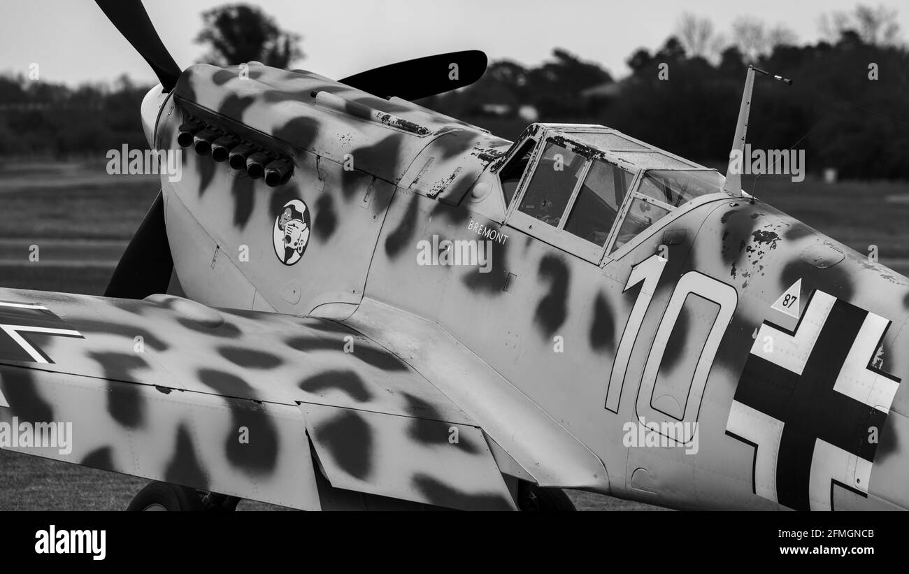 Hispano Buchon bei der Saisonpremiere der Drive-in Airshow im Shuttleworth, Old Warden am Sonntag, 2. Mai 2021 Stockfoto