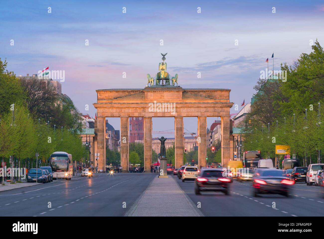 Das Brandenburger Tor in Berlin bei Sonnenuntergang, Deutschland Stockfoto