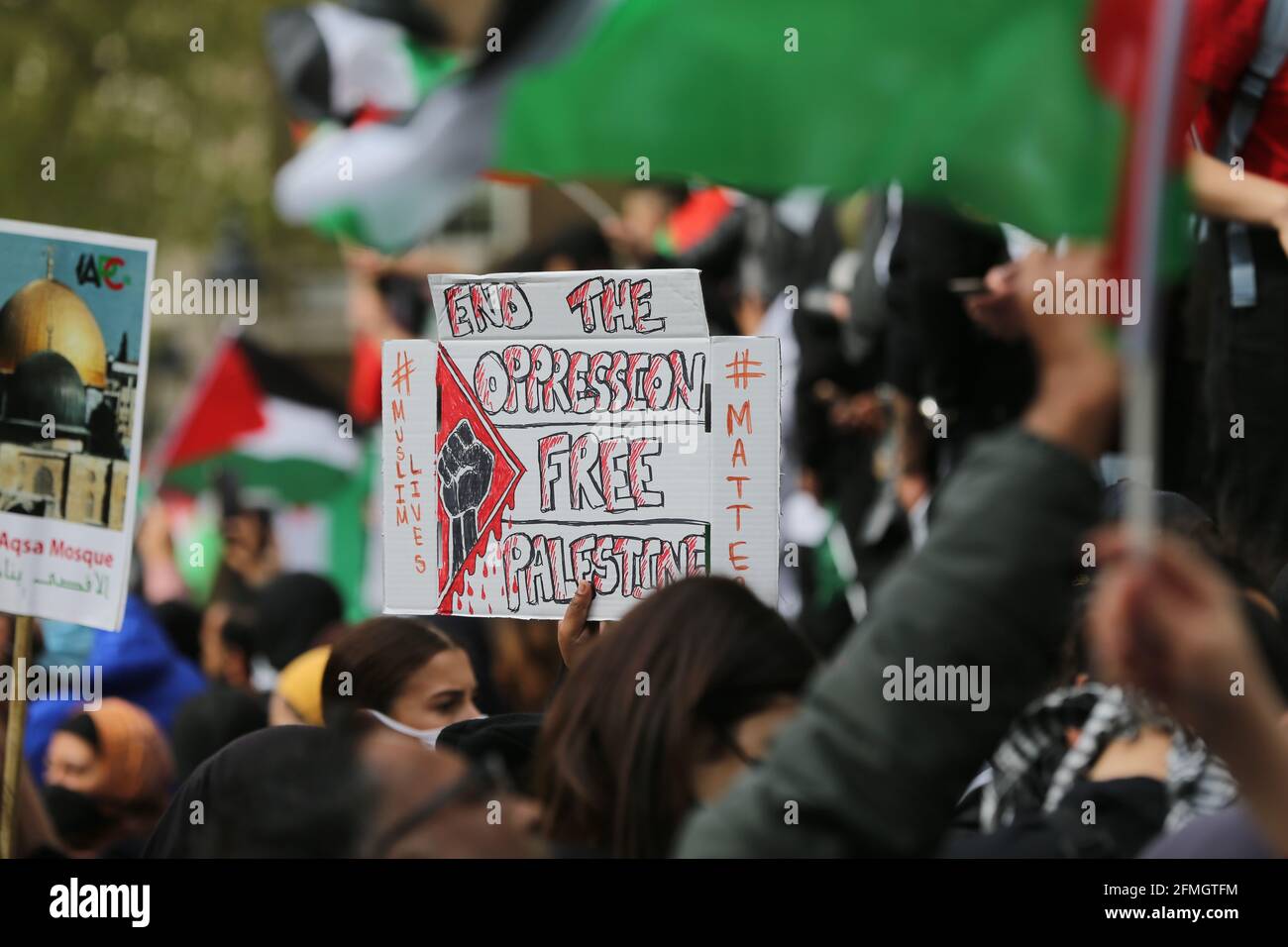 London, England, Großbritannien. Mai 2021. Muslimische Gemeinde in London veranstaltete einen Protest vor der Downing Street, nachdem die israelische Polizei am Freitag die Al-Aqsa Moschee in Jerusalem stürmte, was weltweit zu Protesten führte. Kredit: Tayfun Salci/ZUMA Wire/Alamy Live Nachrichten Stockfoto