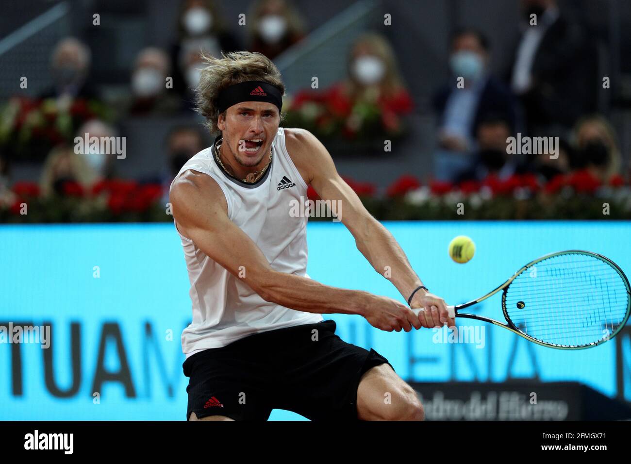 Madrid Spanien Mai 2021 Alexander Zverev Aus Deutschland Im Kampf Gegen Matteo Berrettini Aus Italien Beim Mannerfinale Beim Tennisturnier Der Mutua Madrid Open In Madrid Spanien 09 Mai 2021 Quelle Rodrigo Jimenez Efe Alamy