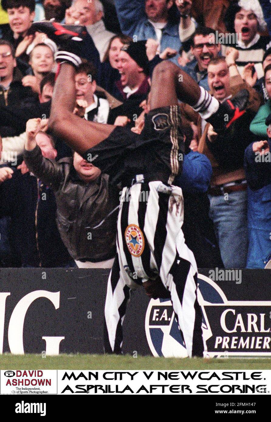 Faustino Asprilla tut cartwheel nach dem Tor Newcastle United V Manchester City Premier League Stockfoto