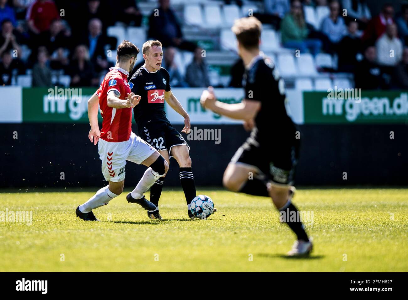 Vejle, Dänemark. Mai 2021. Emil Frederiksen (22) aus Soenderjyske beim 3F Superliga-Spiel zwischen Vejle Boldklub und Soenderjyske im Vejle Stadion in Vejle. (Foto: Gonzales Photo/Alamy Live News Stockfoto