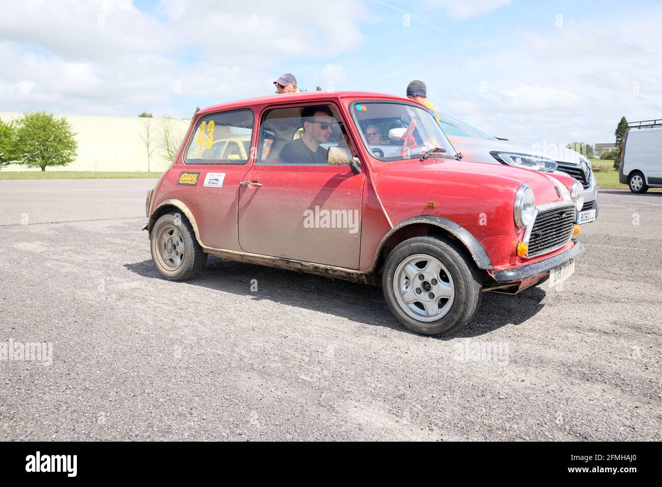 Mai 2021 - Targa Rally auf dem Flugplatz Kemble in Großbritannien. Stockfoto