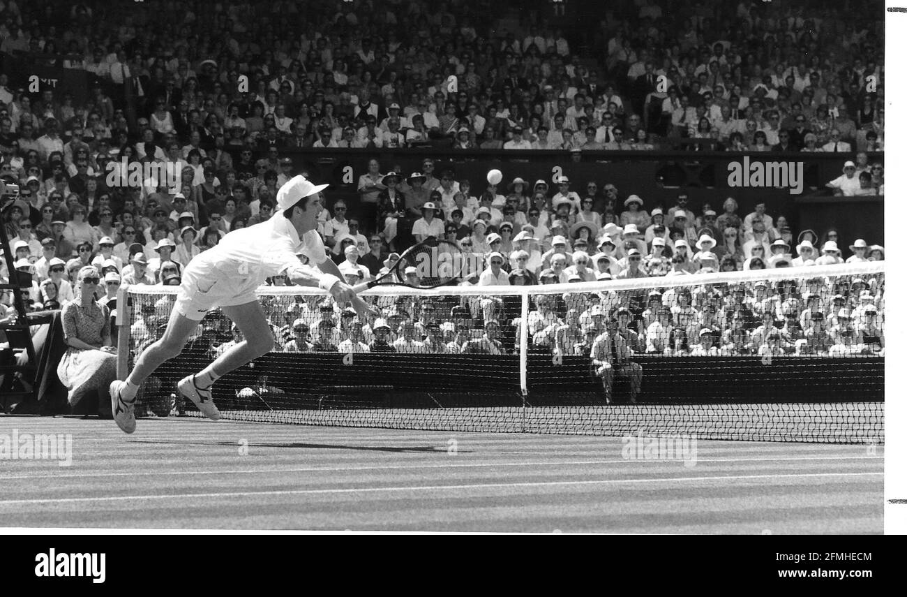 Chris Wilkinson auf dem Weg zur Niederlage von Wayne Ferreira Wimbledon Tennis Stockfoto