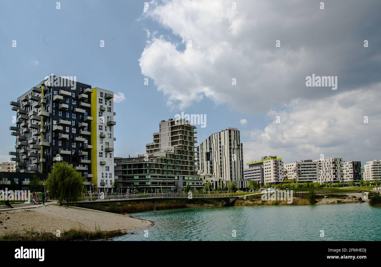 Aspern Seestadt (Seestadt am See) ist eines der größten Stadtentwicklungsprojekte Europas. Das Hotel liegt im schnell wachsenden nordöstlichen 22. Bezirk von Wien Stockfoto