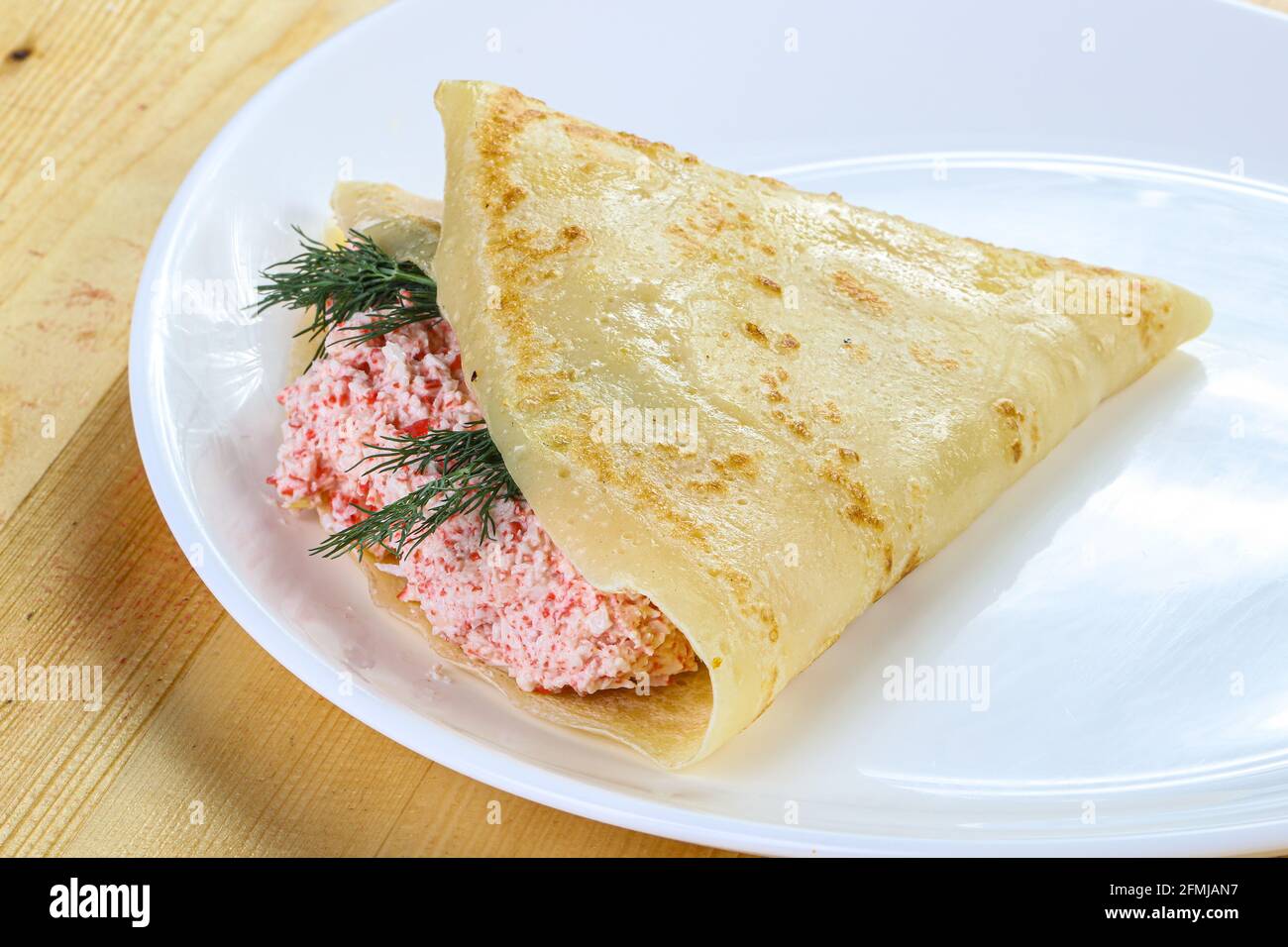 Pfannkuchen mit Krabben und Käsecreme Stockfoto