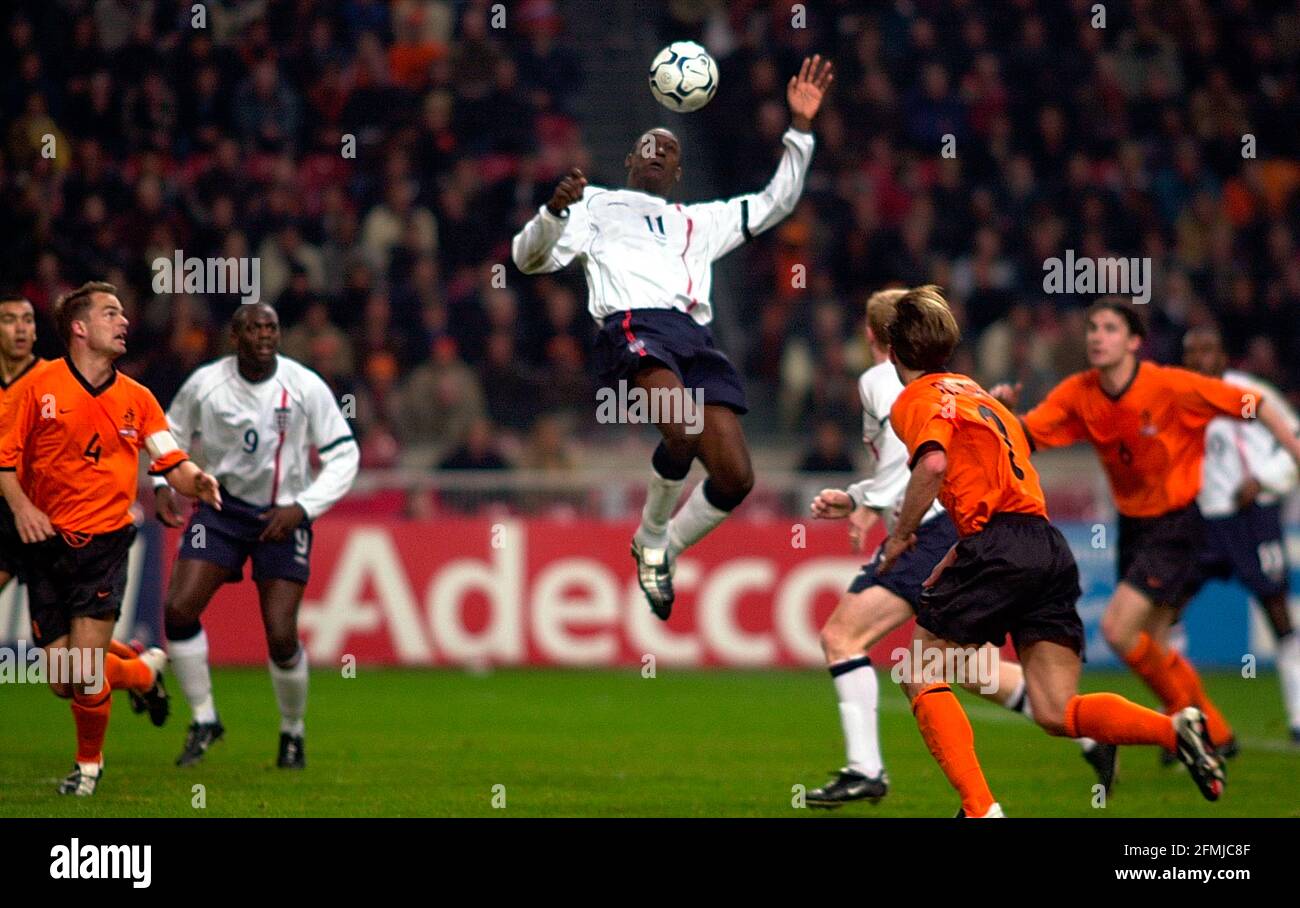 ENGLAND V HOLLAND IN DER AMSTERDAM ARENA 13/2/2002 BILD DAVID ASHDOWN. ENGLAND FUSSBALL Stockfoto