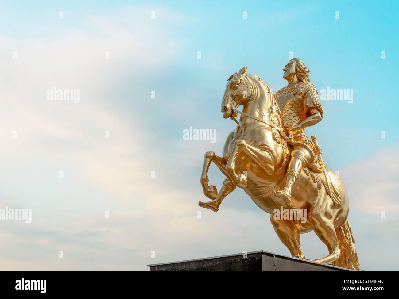 Goldener Reiter, goldene vergoldete Reiterstandbild von König August dem großen von Ludwig Wiedemann, Dresden, Deutschland Stockfoto