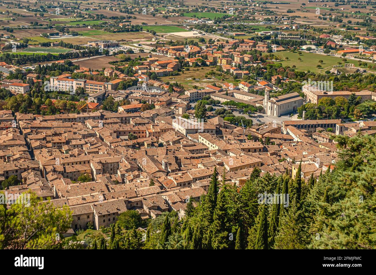 Blick aus der Vogelperspektive auf das Stadtzentrum von Gubbio, Umbrien, Italien Stockfoto