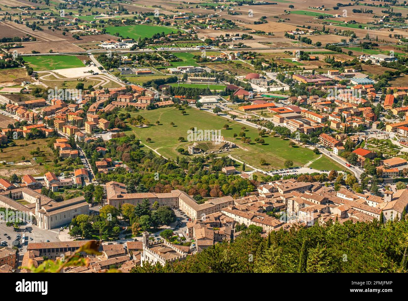 Blick aus der Vogelperspektive auf das Stadtzentrum von Gubbio, Umbrien, Italien Stockfoto