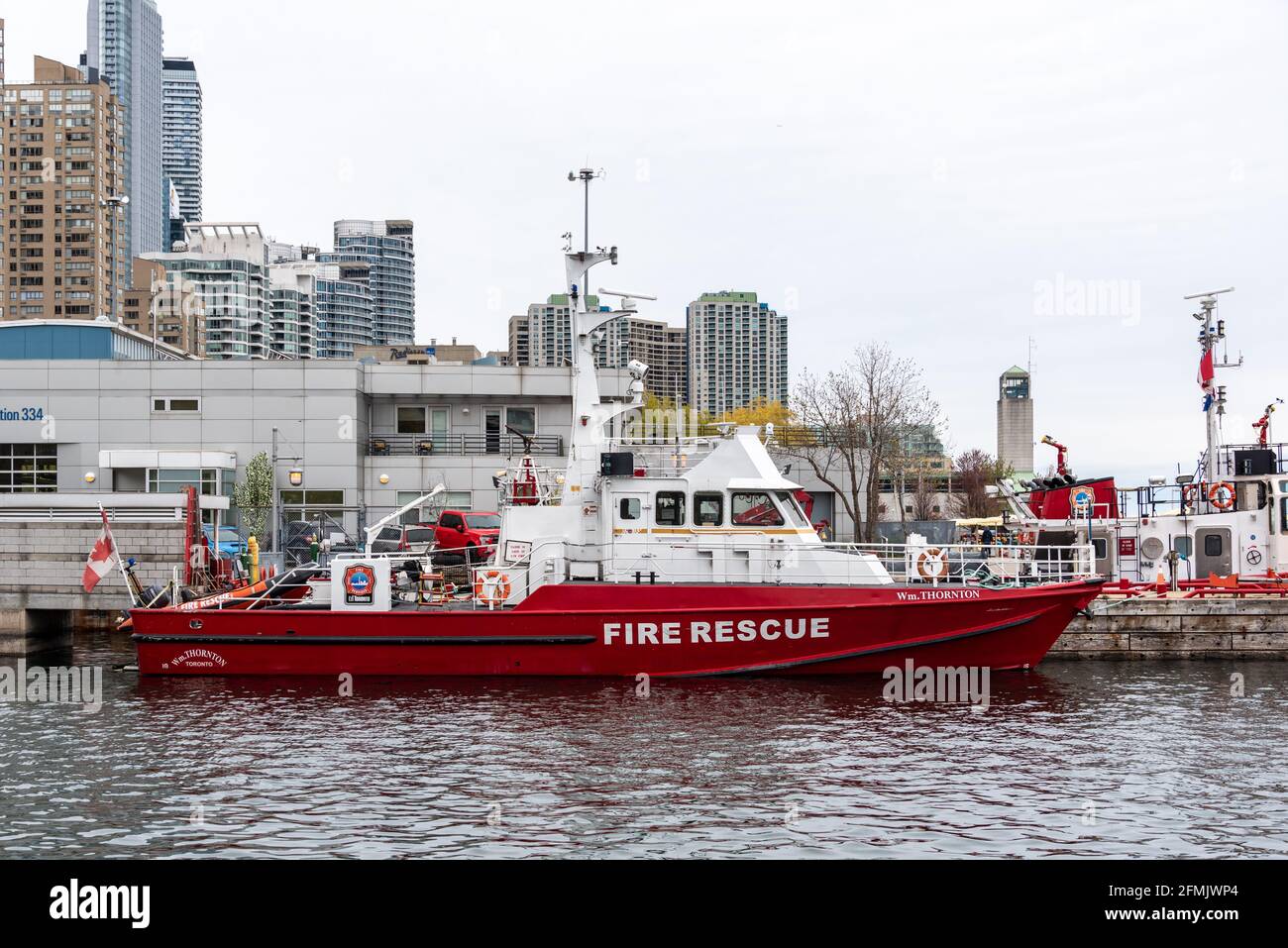 Wm. Thornton Feuerrettungsboot im Lake Ontario am Ufer von Toronto, Kanada Stockfoto