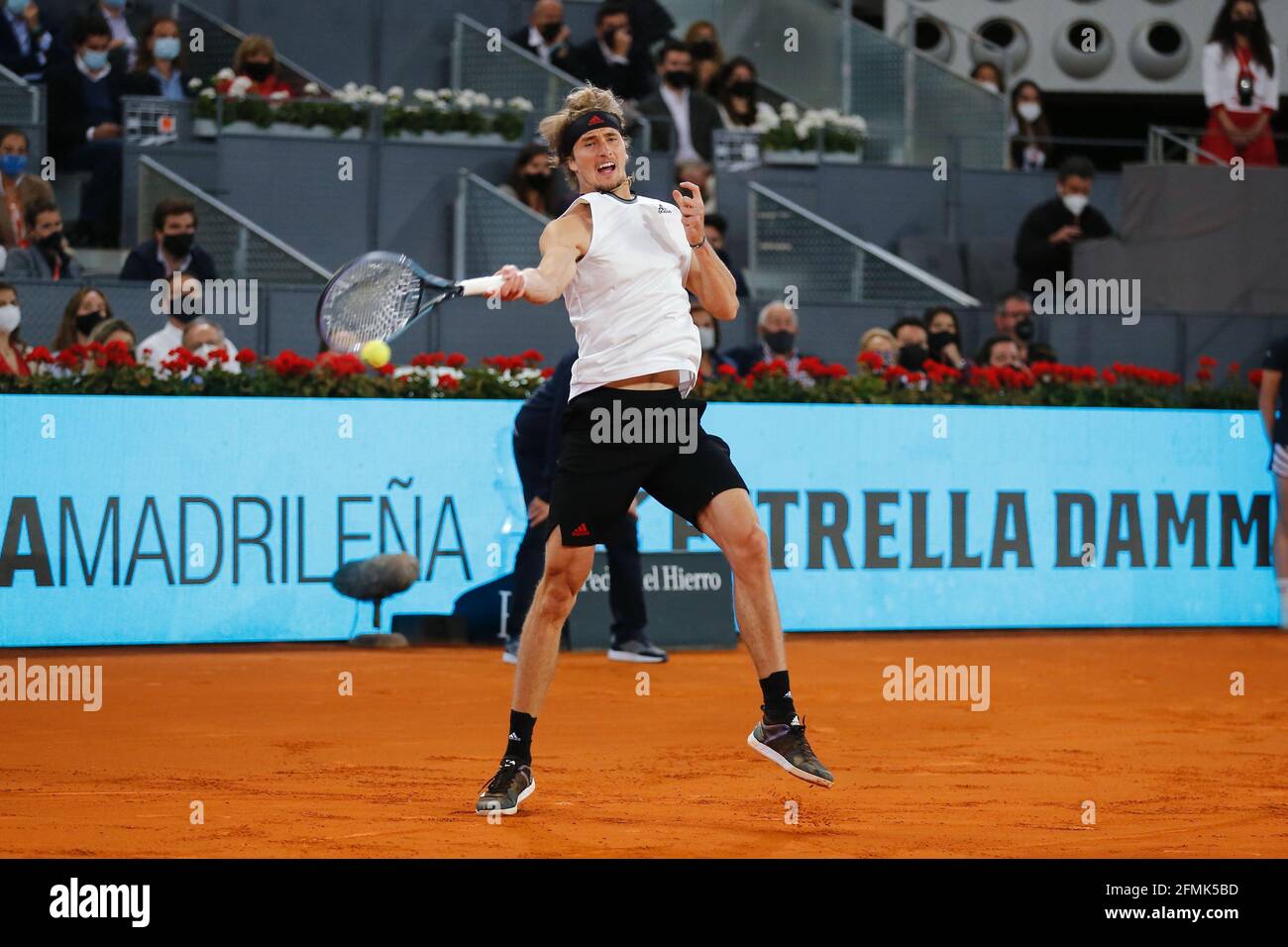 Madrid, Spanien. Mai 2021. Alexander Zverev (GER) Tennis : Alexander Zverev aus Deutschland im Einzel-Finale gegen Matteo Berrettini aus Italien beim ATP Masters 1000 'Mutua Madrid Open Tennis Turnier' bei der Caja Magica in Madrid, Spanien. Quelle: Mutsu Kawamori/AFLO/Alamy Live News Stockfoto