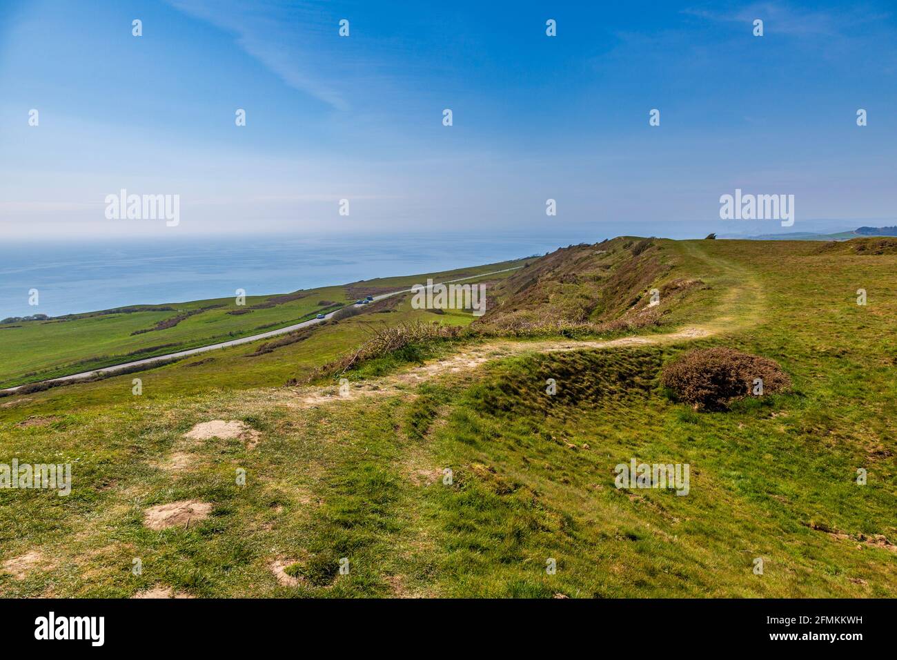 Blick nach Norden auf die Jurassic Coast vom Abbotsbury Castle Iron Age Hilllfort in Dorset, England Stockfoto