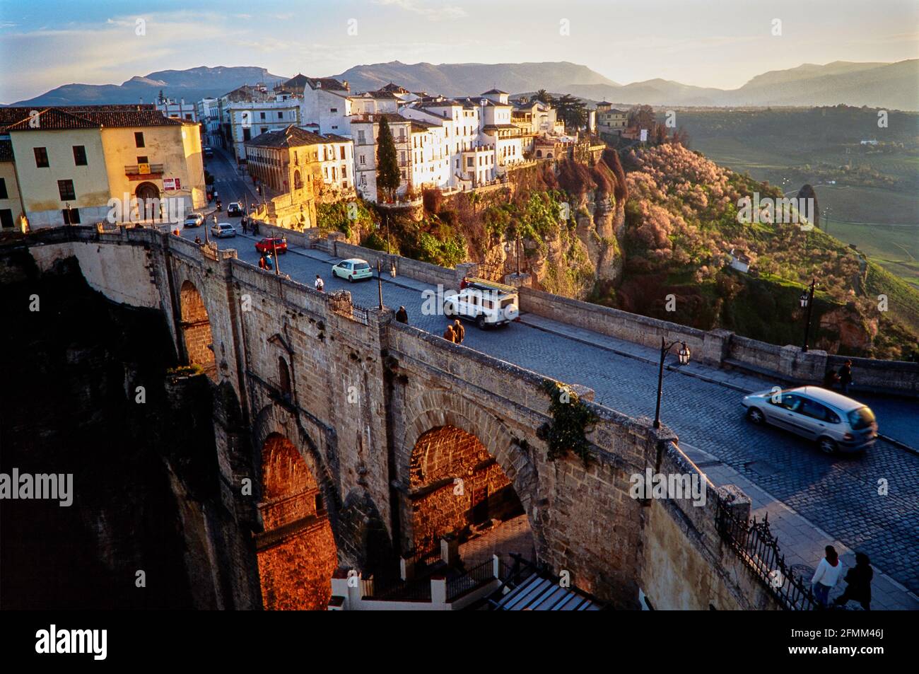 Der Puente Nuevo verbindet die Altstadt von La Ciudad (Bild) über die