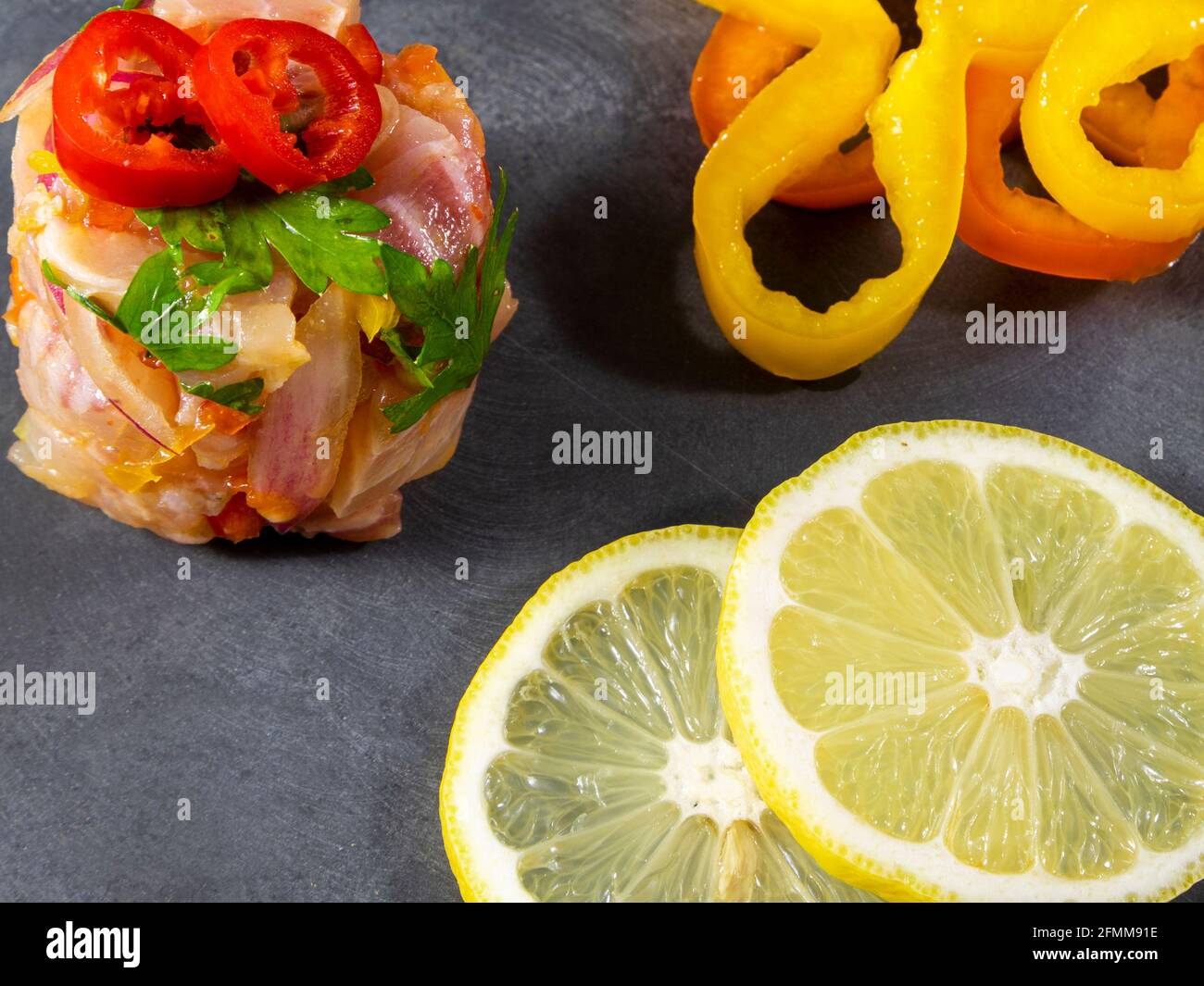 Peruanische Ceviche ist ein traditionelles Gericht, das in Peru konsumiert wird. Die Zubereitungsmethode unterscheidet sich von anderen Orten, unter Verwendung von Zitrone, Fisch, Kartoffeln, Zwiebel, se Stockfoto