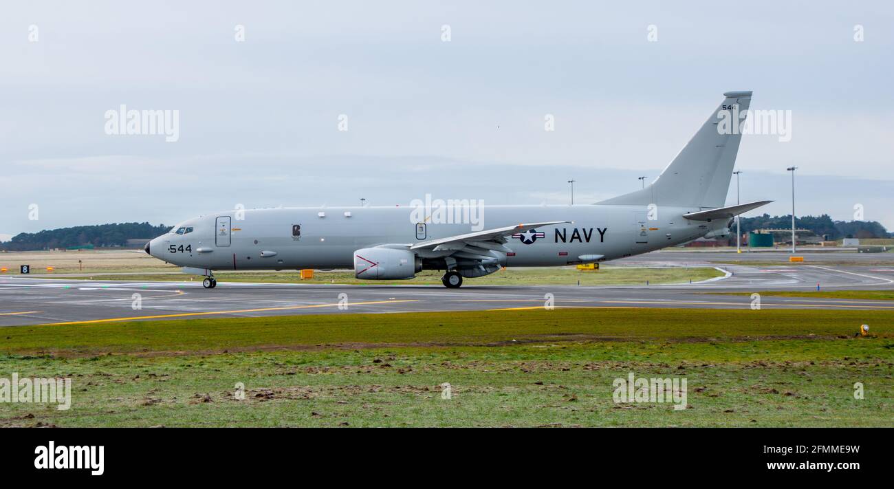 RAF Lossiemouth, Moray, Schottland, Großbritannien, 26. Januar 2021: Poseidon MRA1 (P-8A) von einer amerikanischen Boeing besteuern die Start- und Landebahn von RAF Lossiemouth. Sechs (P-8A) Stockfoto