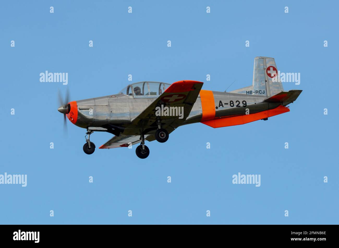 Pilatus P-3-05 Flugzeug A-829, HB-RCJ bei Royal International Air Tattoo, RIAT, RAF Fairford, Gloucestershire, Großbritannien. Schweizer Militärausbildungsflugzeug der 1950er Jahre Stockfoto